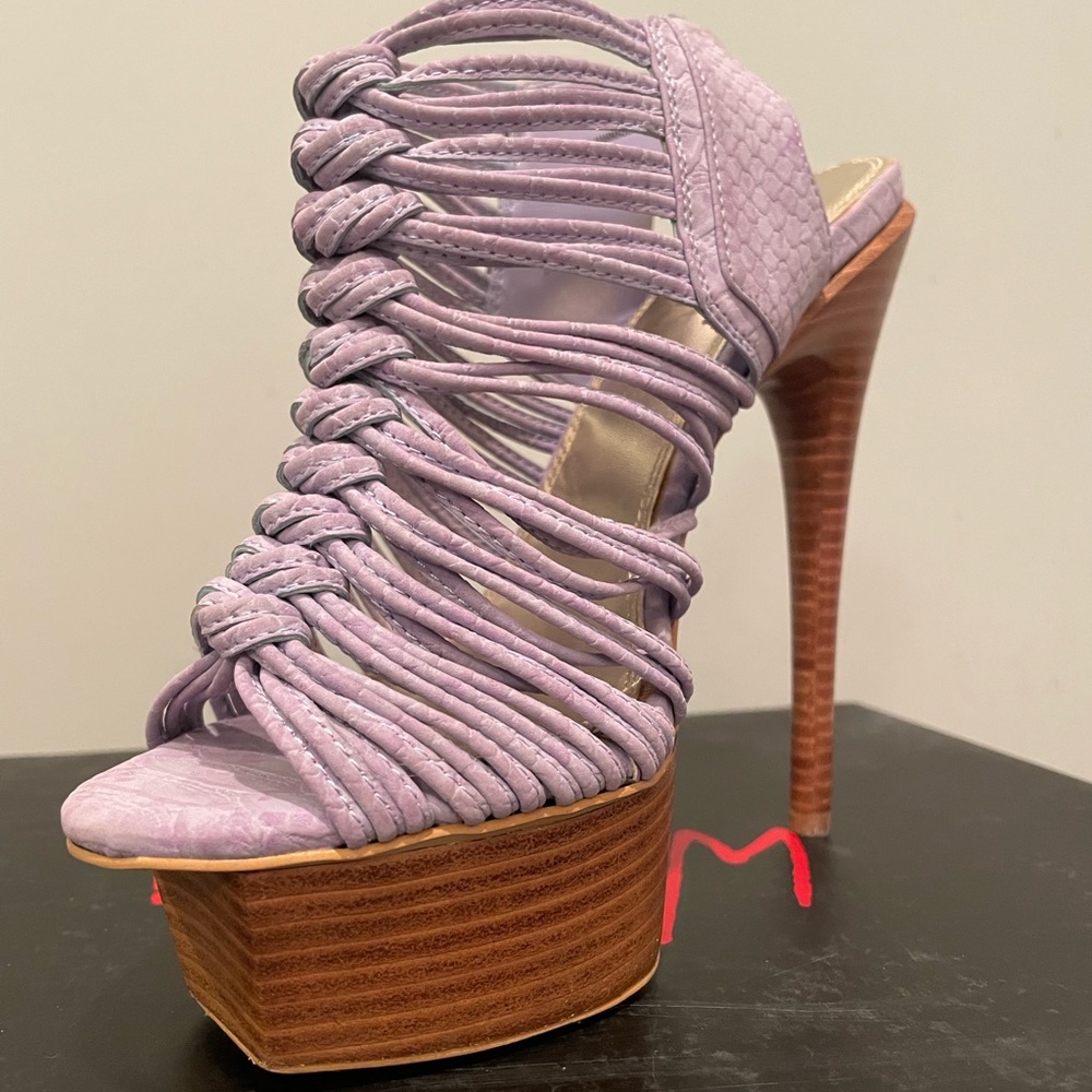 Purple platform stiletto heals. Size 7
